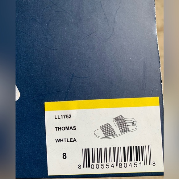 Women white woven adjustable strap, round toe, block heel buckle leather sandals - Picture 13 of 14